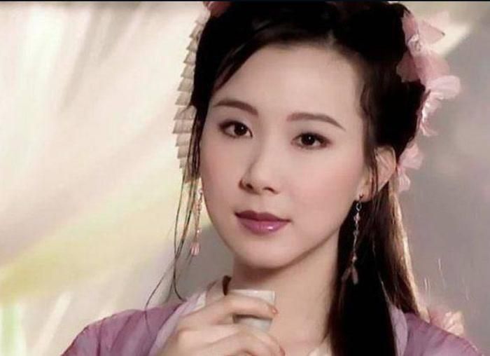 Lâm Thi Âm là người phụ nữ Lý Tầm Hoan yêu sâu sắc nhưng cuối cùng phải lỡ duyên vì những lựa chọn đầy tiếc nuối.
