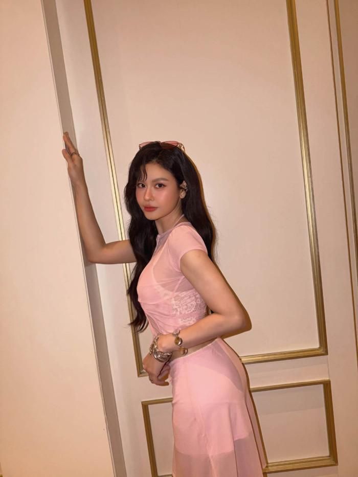 Theo Trương Quỳnh Anh, thay vì mãi mắc kẹt trong quá khứ, điều quan trọng hơn cả là lựa chọn cách sống và bước tiếp sau những biến cố. Ảnh: FBNV