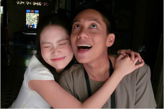 Tương tác tự nhiên giữa Phương Mỹ Chi và Bảo Định tiếp tục khiến khán giả thích thú và nhiệt tình "đẩy thuyền". Ảnh: FBNV