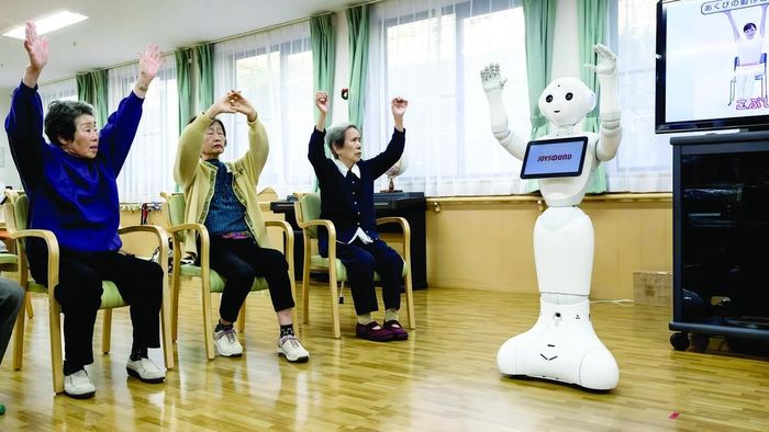 Robot hỗ trợ người cao tuổi ở Nhật Bản