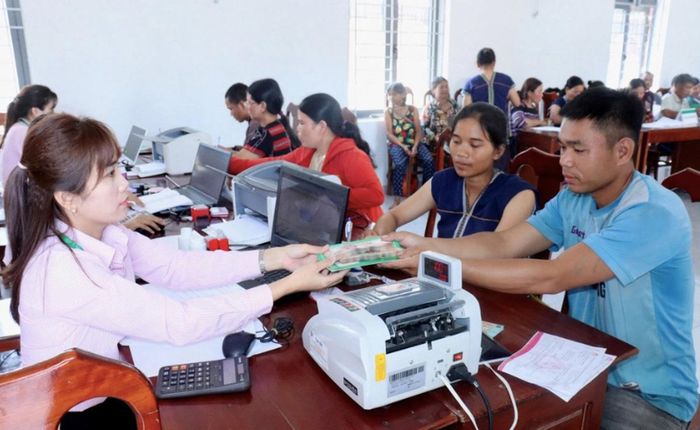 Nguồn vốn ưu đãi từ NHCSXH đã giúp nhiều người dân vùng xa thoát nghèo bền vững. Ảnh minh hoạ.