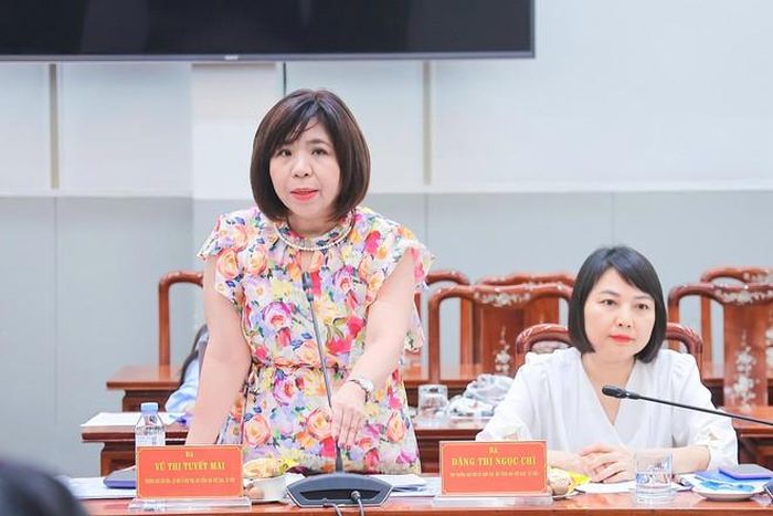 Các đại biểu đưa ý kiến tại buổi làm việc