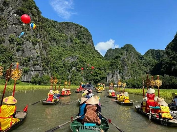 Với sự chủ động của các khu, điểm du lịch, doanh nghiệp dịch vụ cùng lực lượng chức năng, Ninh Bình đã sẵn sàng đón lượng khách tăng cao trong kỳ nghỉ Quốc khánh 2/9, đồng thời hướng tới xây dựng hình ảnh điểm đến an toàn, văn minh, thân thiện và giàu sức hút.