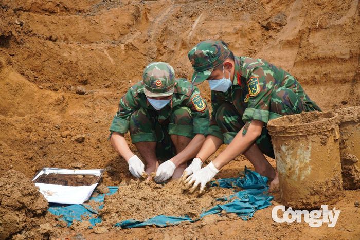Quy tập 3 bộ hài cốt tại xã Thường Tân.