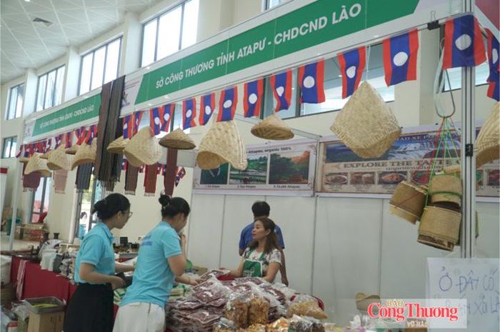 Hội chợ EWEC Đà Nẵng thúc đẩy giao thương hiệu quả giữa các doanh nghiệp trong nước với các địa phương trên tuyến hành lang kinh tế Đông - Tây.