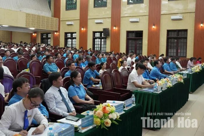 Các đại biểu tham gia tọa đàm.