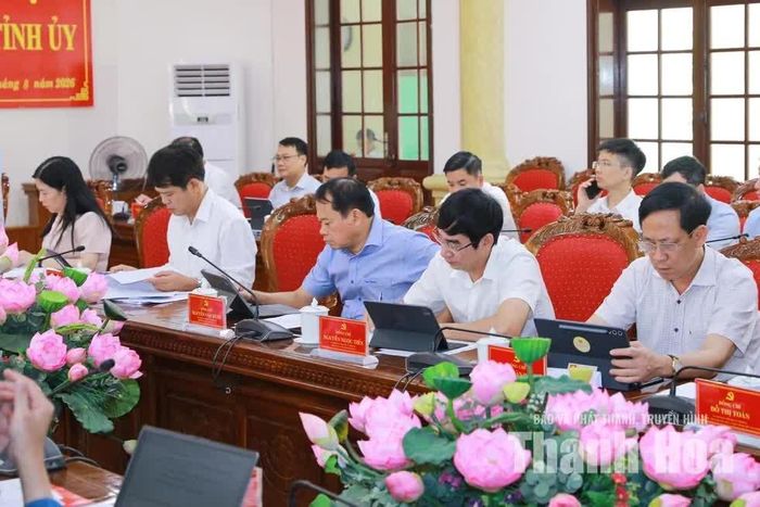 Các đồng chí Ủy viên Ban Thường vụ Tỉnh ủy dự hội nghị.