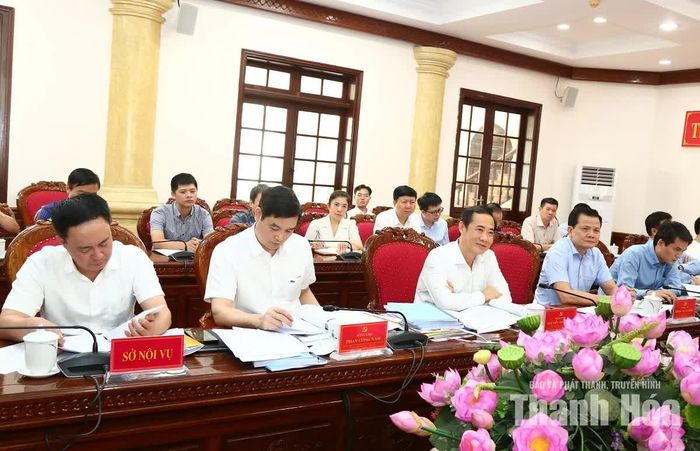 Các đại biểu dự buổi làm việc.