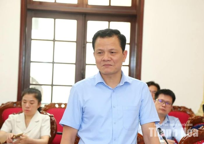 Thành viên Đoàn kiểm tra, giám sát phát biểu tại buổi làm việc.