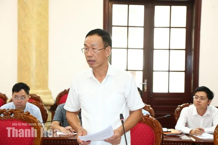 Phó Chủ tịch UBND tỉnh Lê Quang Hùng phát biểu tại buổi làm việc.