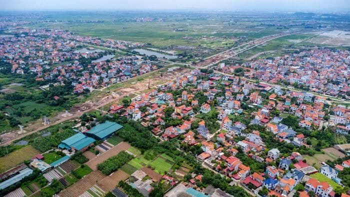 TP Hà Nội giao cho nhà đầu tư lập và thực hiện các dự án đối ứng để thanh toán cho dự án BT (sau khi đã trừ quỹ đất dành cho dự án tái định cư tại chỗ nếu có). Phương thức giao đất đối ứng được thỏa thuận trong Hợp đồng BT.