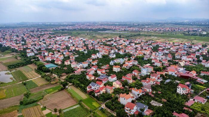 Theo ghi nhận, hiện trạng trên khu đất phần lớn là các khu dân cư tập trung ven đê.