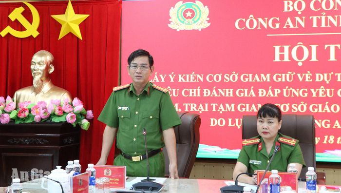 Đại tá Trần Văn Cung, Phó Giám đốc Công an tỉnh An Giang phát biểu tại buổi làm việc.