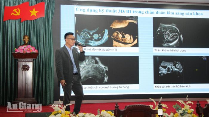 Đại diện Công ty TNHH Kỹ thuật Y tế toàn diện (TD Teach) giới thiệu công nghệ AI trong siêu âm sản phụ khoa.
