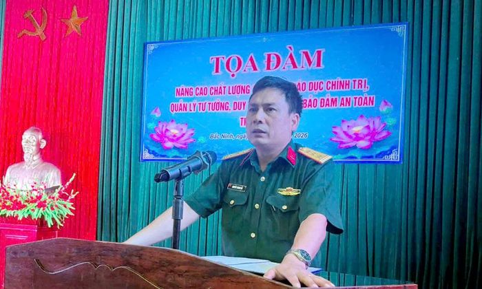  Thượng tá Nguyễn Thanh Hải phát biểu tại tọa đàm. 