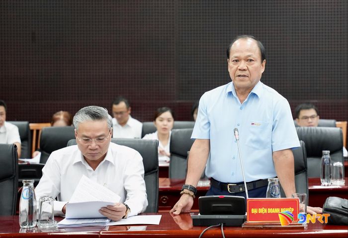 Đại diện doanh nghiệp nêu kiến nghị tại buổi đối thoại. Ảnh: T.CÔNG