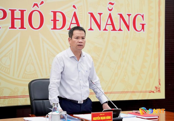Chủ tịch UBND thành phố Nguyễn Mạnh Hùng phát biểu tại buổi đối thoại. Ảnh: T.CÔNG