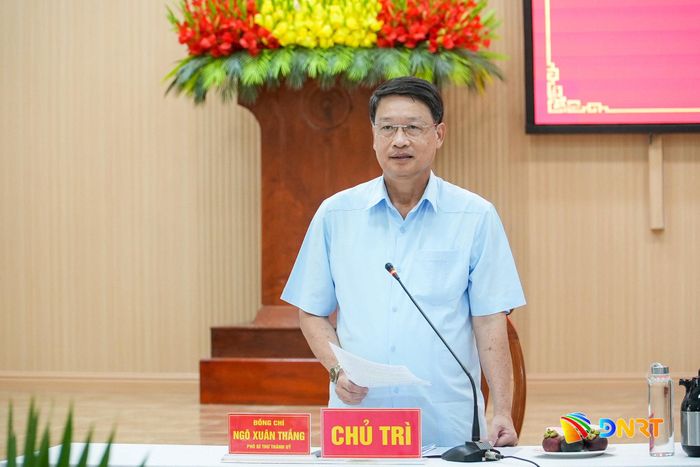 Phó Bí thư Thành ủy Ngô Xuân Thắng phát biểu kết luận buổi làm việc. Ảnh: HỒ QUÂN