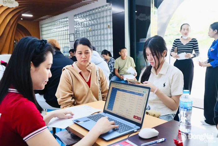 Hệ thống dữ liệu tuyển sinh của Trường đại học Công nghệ Đồng Nai được kết nối với hệ thống tuyển sinh của Bộ Giáo dục và Đào tạo để tra cứu kết quả trúng tuyển khi nhập học. Ảnh: Công Nghĩa