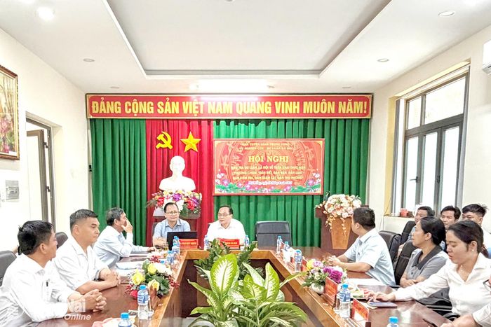 Điều tra dư luận xã hội tại xã Phú Riềng. Ảnh: ĐVCC