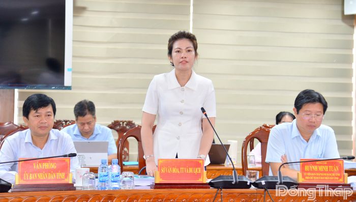 Đồng chí Nguyễn Thị Uyên Trang, Giám đốc Sở Văn hóa, Thể thao và Du lịch tỉnh Đồng Tháp phát biểu tại buổi làm việc.