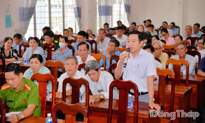 Cử tri phường Nhị Quý phát biểu ý kiến.