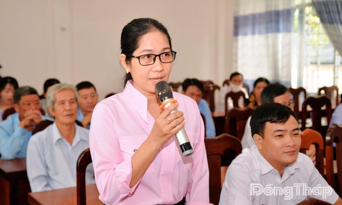 Cử tri phường Nhị Quý phát biểu ý kiến.