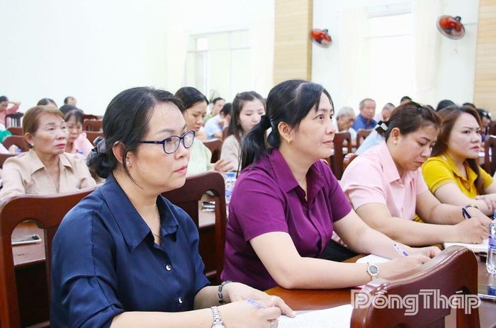 Đại biểu tham dự hội nghị.