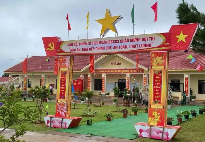 Sư đoàn 320 khai mạc Hội thi “Nhà ăn, nhà bếp chính quy, an toàn, chất lượng”. Ảnh: N.T