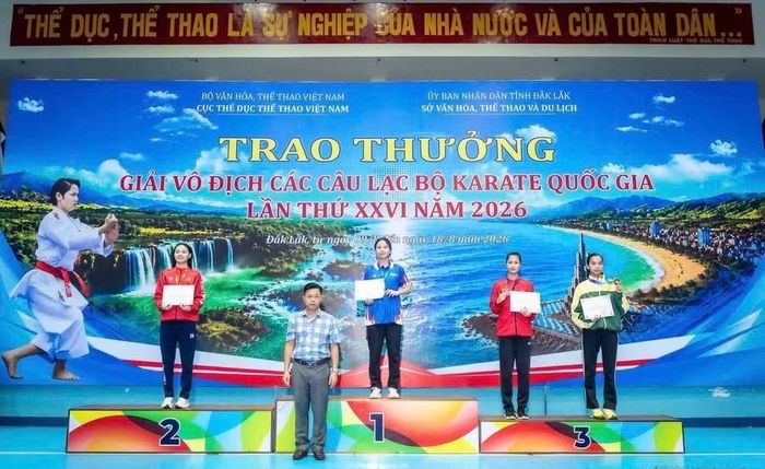  Nguyễn Thị Khánh Ly giành huy chương vàng ở hạng cân 47 kg nữ lứa tuổi trên 18. Ảnh: Công Tuấn 