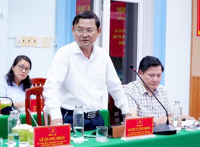  Phó Chủ tịch UBND tỉnh Nguyễn Tự Công Hoàng yêu cầu chính quyền các xã thuộc huyện Phù Mỹ (cũ) tập trung tháo gỡ các điểm nghẽn, đẩy mạnh phát triển kinh tế - xã hội trong các tháng cuối năm. Ảnh: N.H 