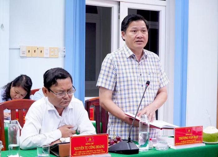  Phó Chủ tịch Thường trực HĐND tỉnh Trương Văn Đạt đề nghị các địa phương tập trung lãnh đạo, chỉ đạo thực hiện đạt và vượt các chỉ tiêu nghị quyết về phát triển kinh tế - xã hội của HĐND tỉnh. Ảnh: N.H 
