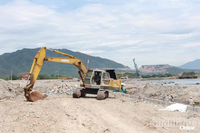Khu vực thi công công trình Chỉnh trị hạ lưu sông Tắc (giai đoạn II).