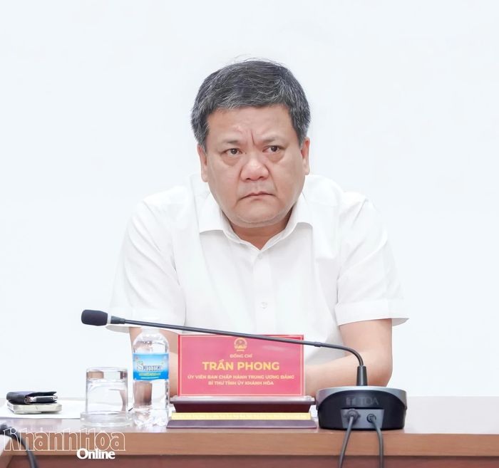 Đồng chí Bí thư Tỉnh ủy Trần Phong chủ trì buổi tiếp công dân.