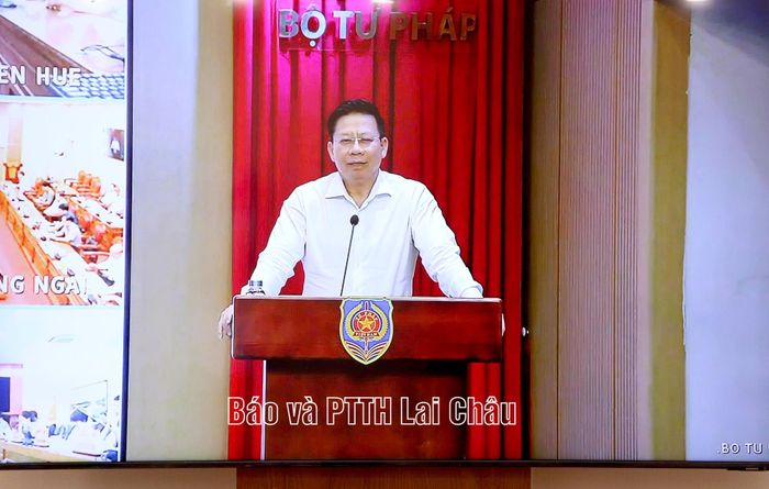 Đồng chí Nguyễn Thanh Ngọc - Thứ trưởng Bộ Tư pháp, Phó Chủ tịch Hội đồng phối hợp phổ biến, giáo dục pháp luật Trung ương phát biểu kết luận hội nghị.