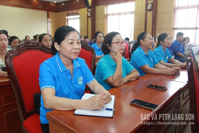Hội viên phụ nữ tham dự hội nghị
