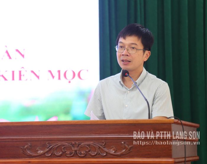 Lãnh đạo Sở Khoa học và Công nghệ, thành viên đoàn kiểm tra trao đổi tại buổi kiểm tra