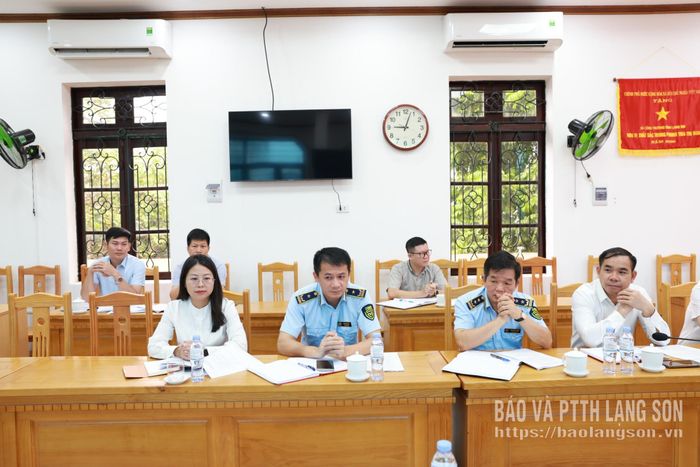 Các đại biểu dự hội nghị