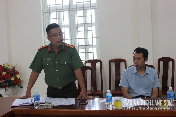Đại diện Công an tỉnh nêu ý kiến tại cuộc họp