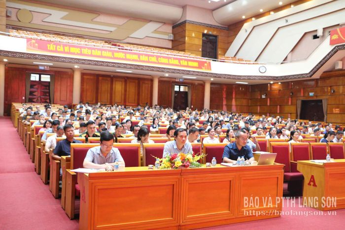 Các đại biểu dự lớp bồi dưỡng