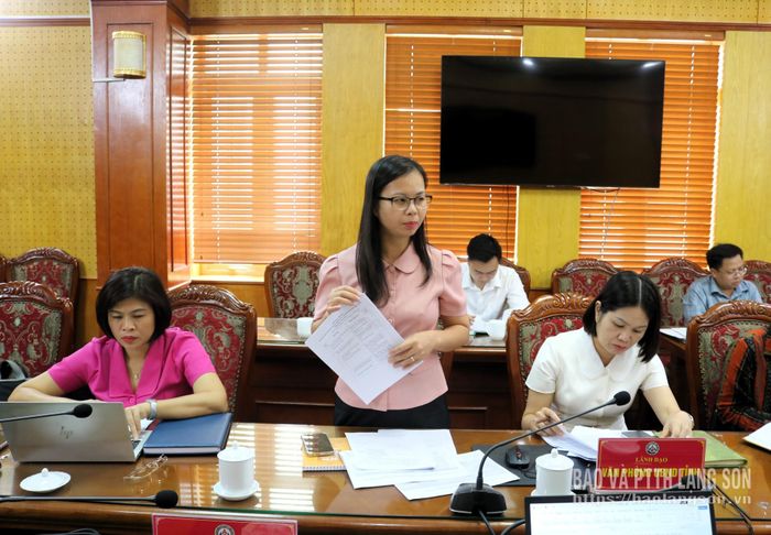 Đại diện Ủy ban Mặt trận Tổ quốc Việt Nam tỉnh phát biểu tại cuộc thẩm tra