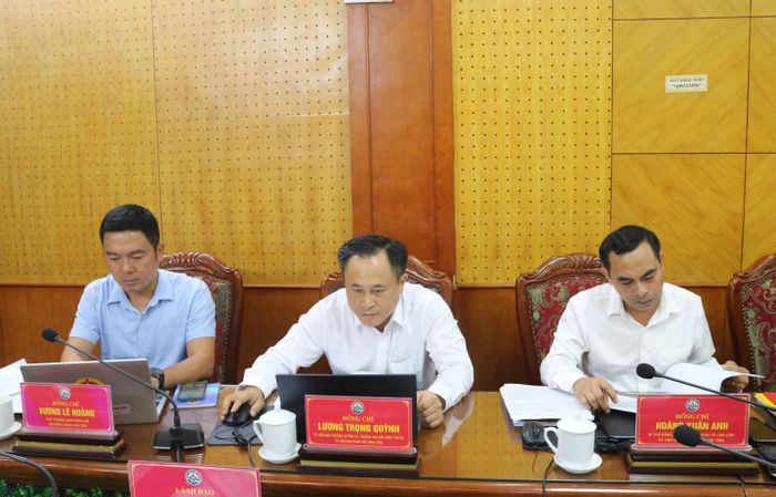 Các đại biểu dự cuộc thẩm tra