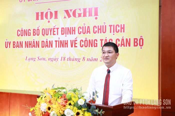Đồng chí Trịnh Tiến Duy, Giám đốc Sở Nội vụ phát biểu nhận nhiệm vụ