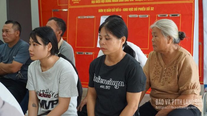 Người dân tham gia cuộc họp