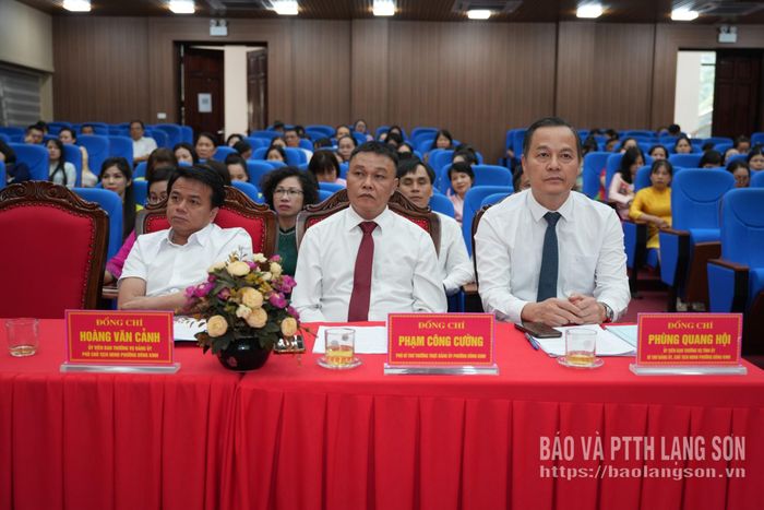 Các đại biểu tham dự hội nghị