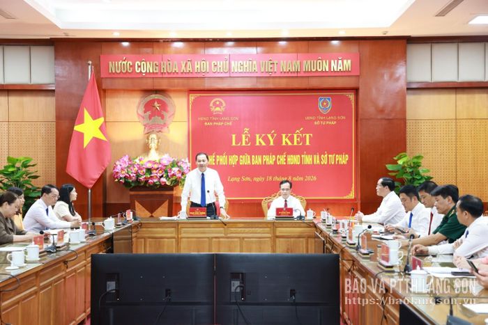 Lãnh đạo Sở Tư pháp phát biểu tại lễ ký kết