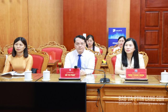 Các đại biểu dự lễ ký kết