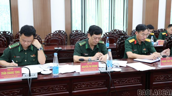 Các đại biểu tham dự buổi làm việc.