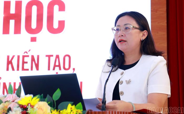 Phó Bí thư Tỉnh ủy Giàng Thị Dung phát biểu chỉ đạo tại hội thảo.