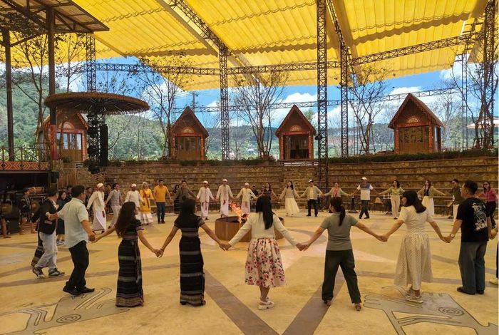 Biểu diễn nghệ thuật văn hóa dân tộc Chăm trên cao nguyên đại ngàn